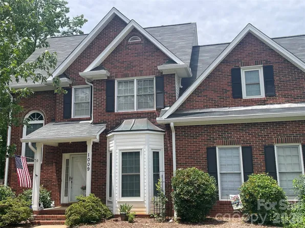 1009 Millwright Ln, Matthews, NC 28104