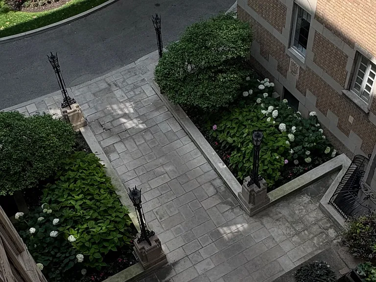 1 Clarendon Ave #405 — Photo 20