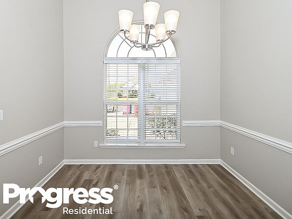 4th image of 3167 Rosebrook Cir N