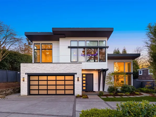 9215 NE 32nd Street, Clyde Hill, WA 98004