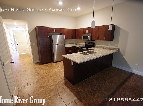 2nd image of 9418 N Robinhood Ave