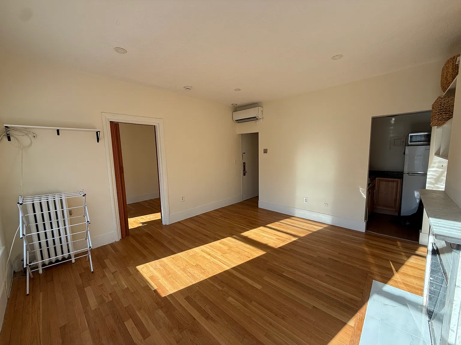 1 bed, 400 sqft, $2,500 — Photo 4