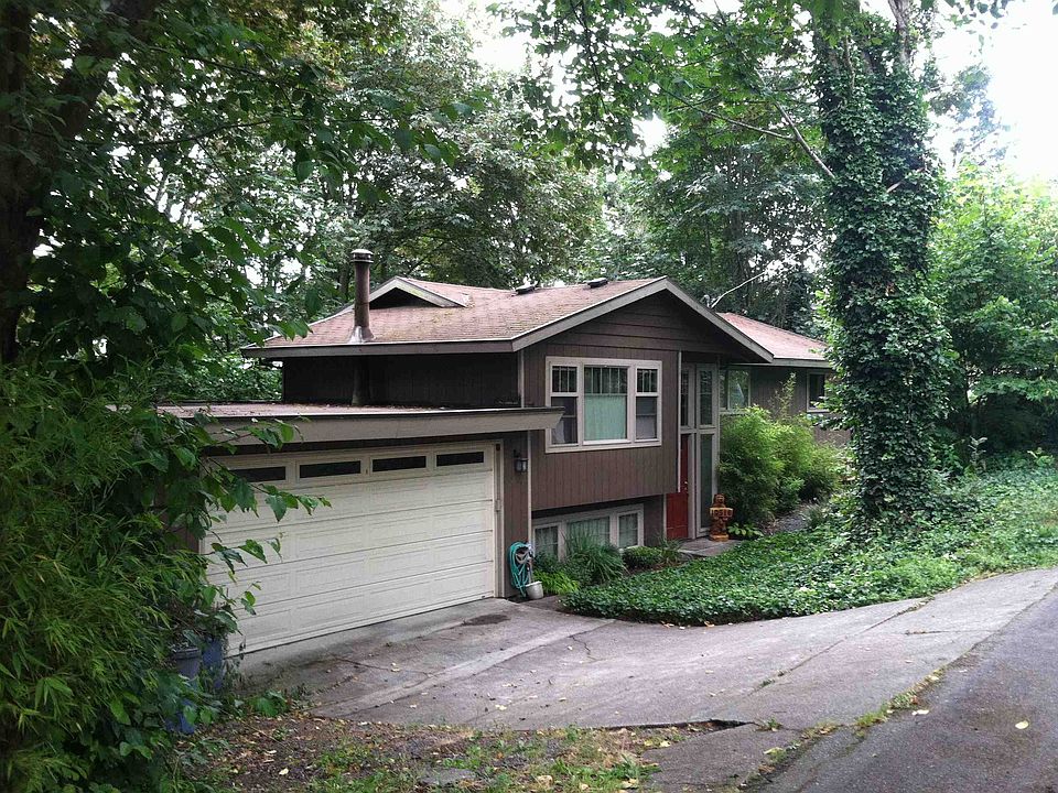1st image of 10516 Victory Ln NE