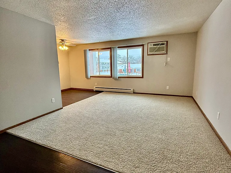 Edgerton Highlands Apartments — Photo 42