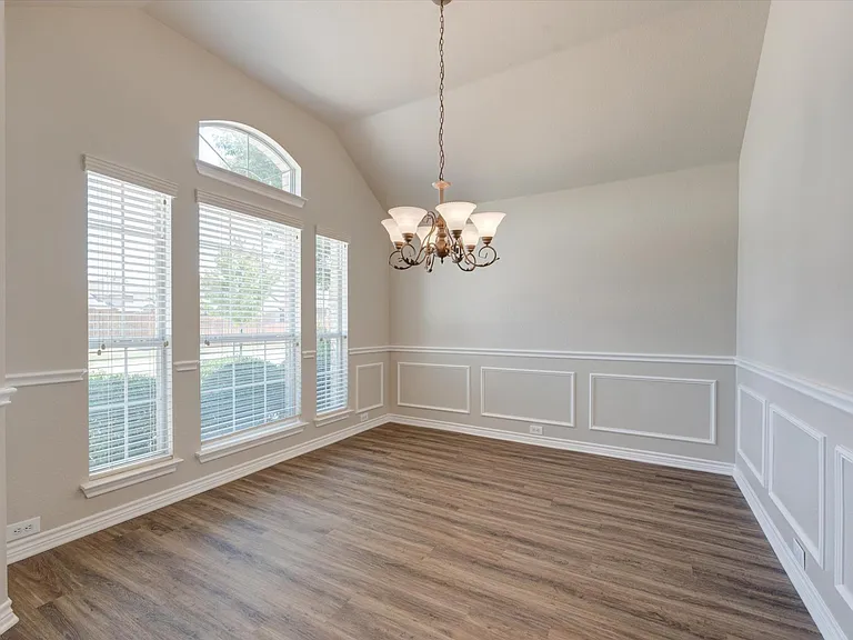2600 Stable Door Ln — Photo 3