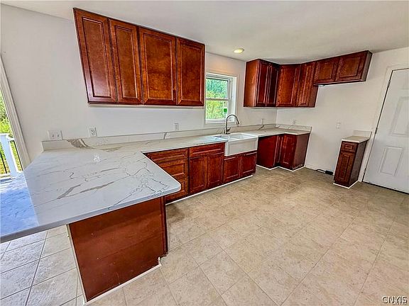 3rd image of 3260 Tuscarora Rd