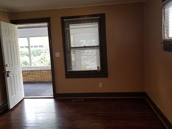 2nd image of 866 N Bosart Ave