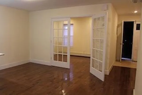 Rented by RES New York | media 9