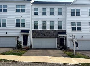 103 Sweetwater Dr, Coraopolis, PA