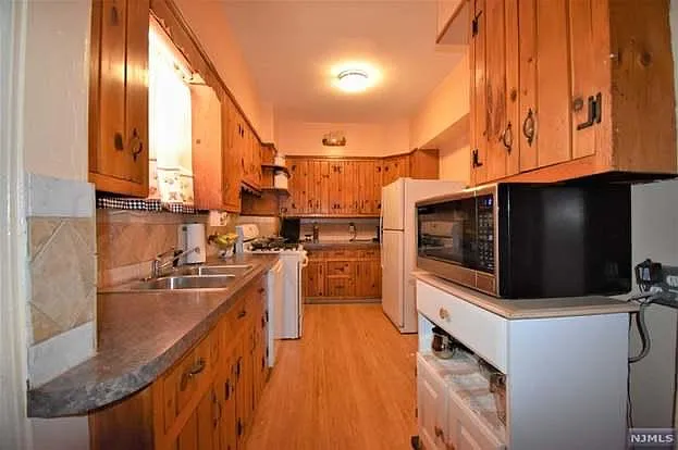 20 Irving St #2 — Photo 5