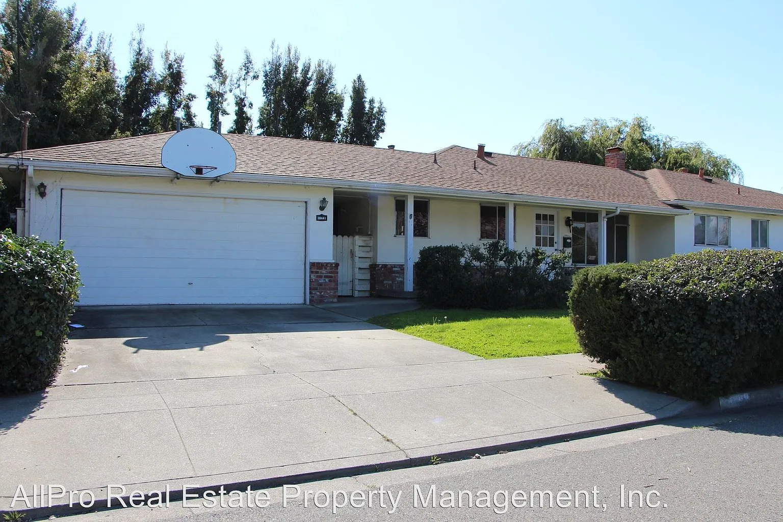 38441 Logan Dr photo 1