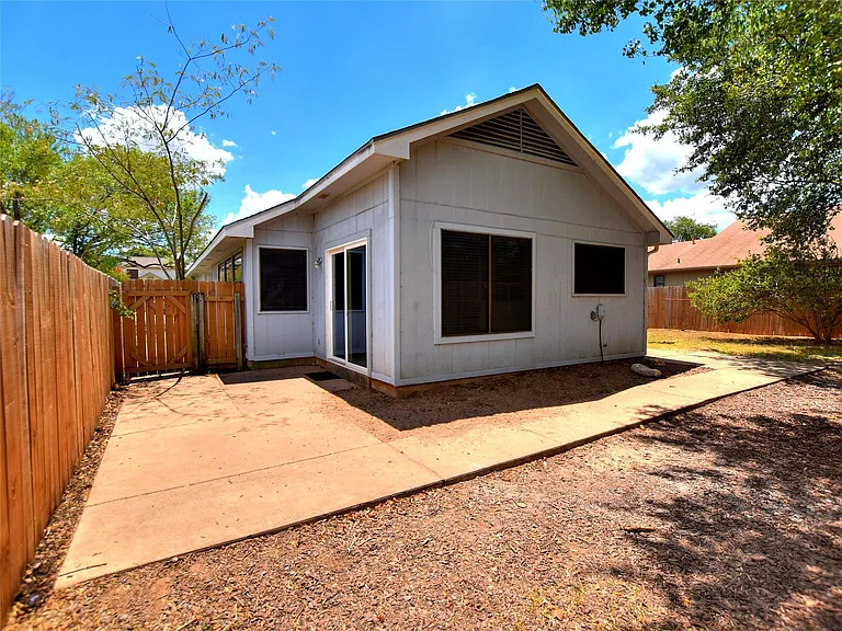 813 Primrose Ln — Photo 25