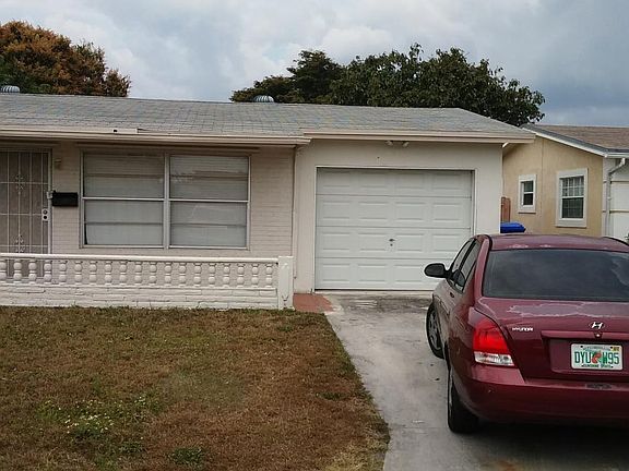 3rd image of 881 SW 63rd Ter