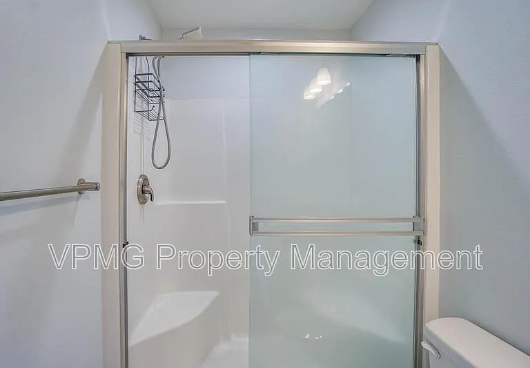 10703 NE 70th St #1 — Photo 22