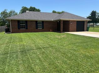 1204 Cooke St, Nocona, TX 76255