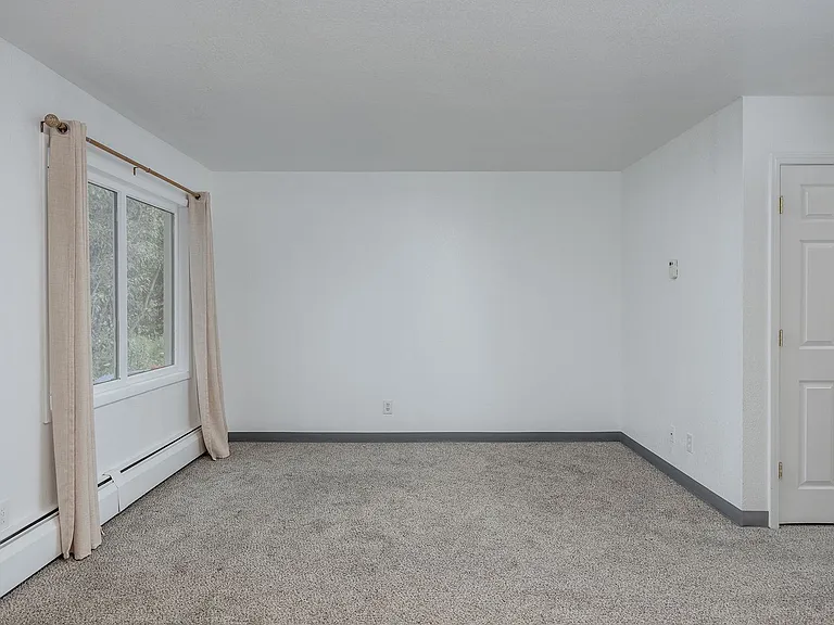 1421 Kent Ct — Photo 21