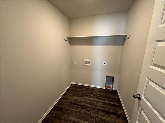 4th image of 1208 Meadow Brook Dr