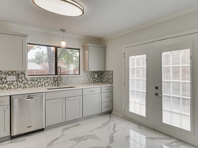 1911 Cheyenne Dr — Photo 25
