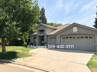 7398 N Vista Ave, Fresno, CA