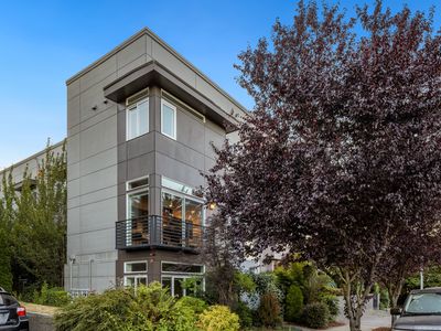 1633 B California Ave SW, Seattle, WA, 98116