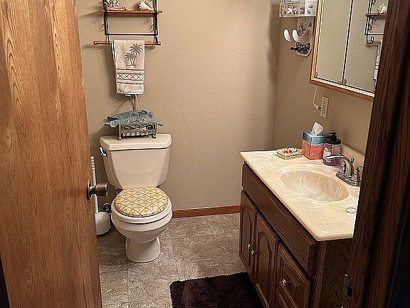 4th image of 471 Outlook Bench Rd