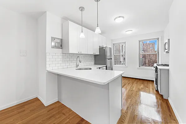 Rented by Compass | media 18