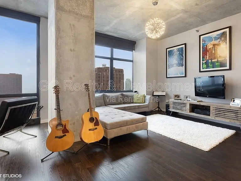 235 W Van Buren St #4501 — Photo 5