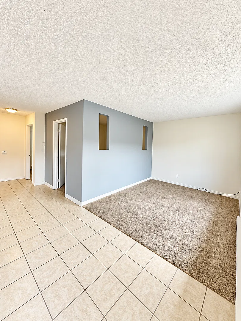 Dry Creek Apartments — Photo 3