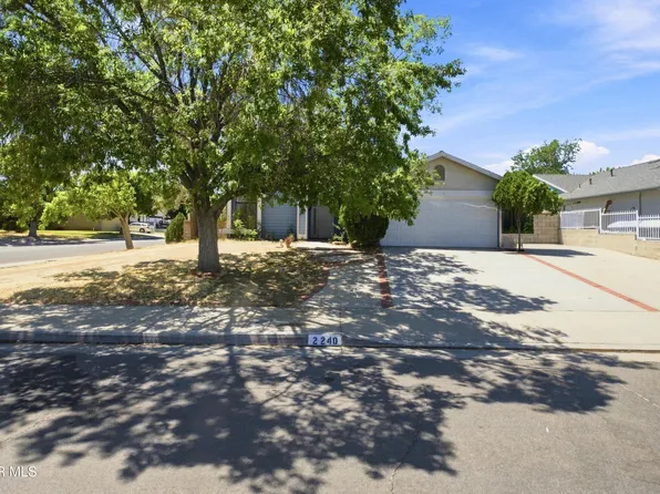 2240 Moonlight Ct, Palmdale, CA 93550