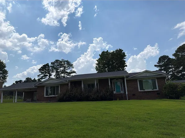 524 Cherokee Trl, Anniston, AL 36206