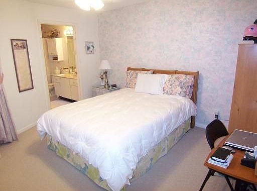 5th image of 1999 NE Collins Cir APT 110