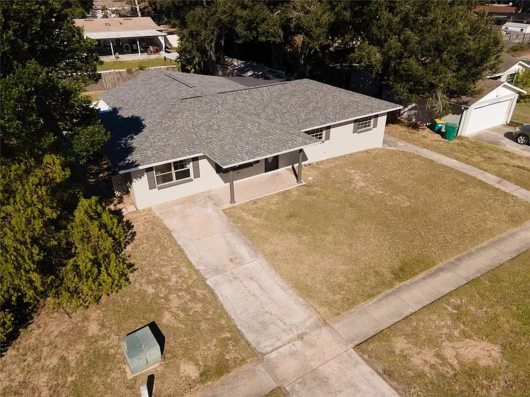 2707 Lakewood Ln — Photo 27
