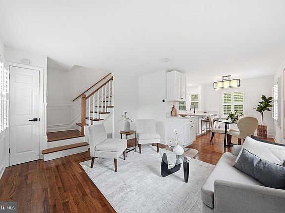 5th image of 2212 Huntington Ave