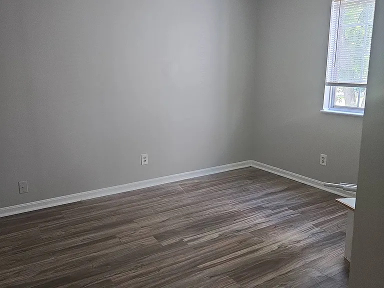 11042 Amburg Ct — Photo 14