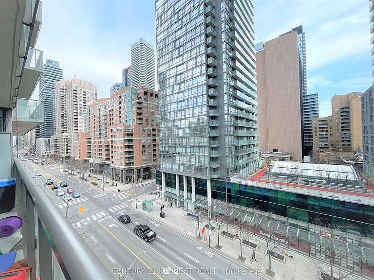 832 Bay St #608 — Photo 11
