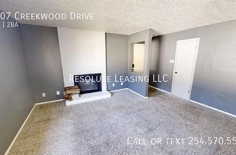 2107 Creekwood Dr — Photo 3