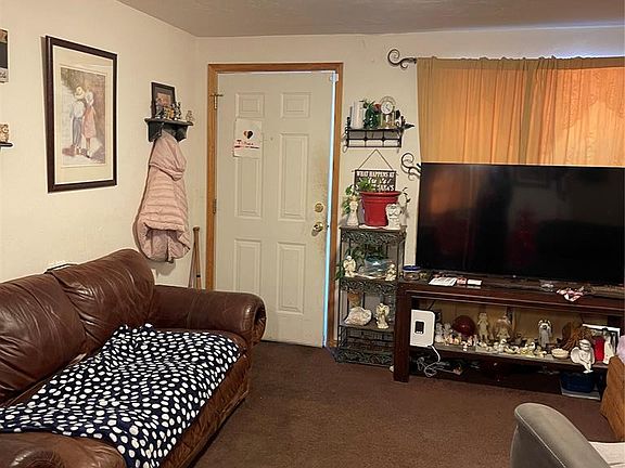 2nd image of 1705 Elm Dr