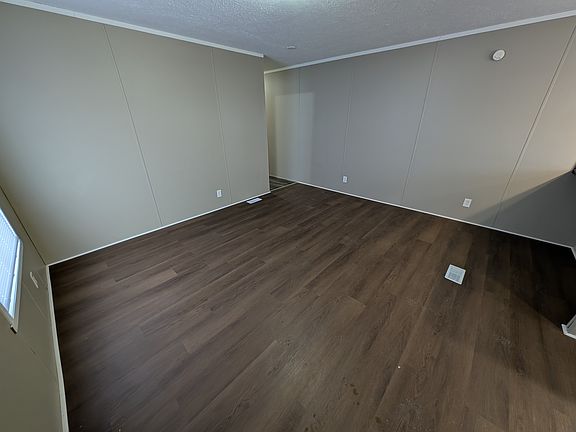 3rd image of 720 Briarwood Dr