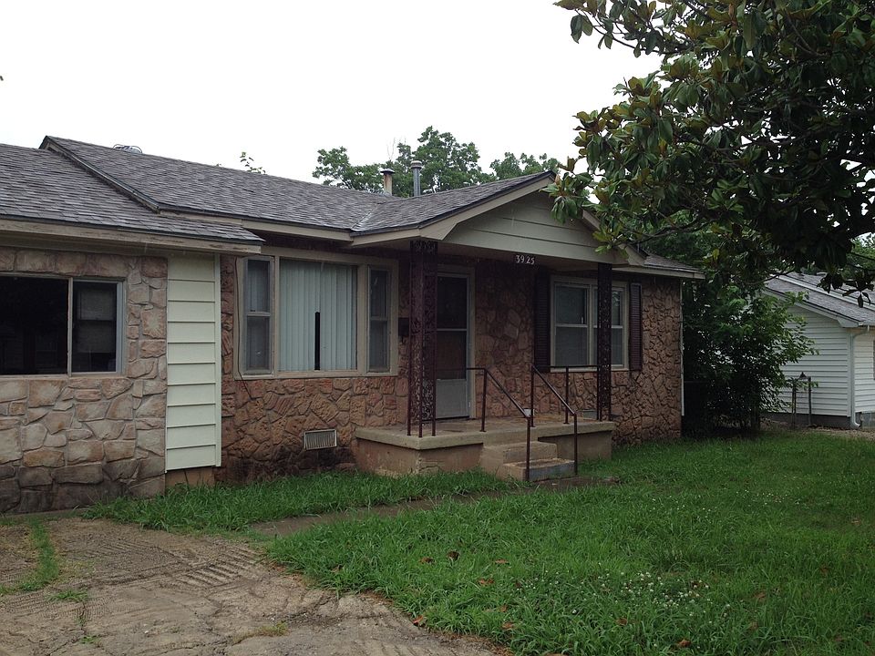 1st image of 3925 SE 10th St