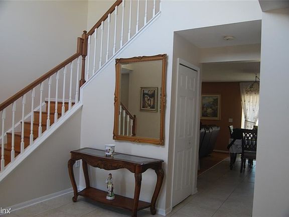 5th image of 31743 Parkdale Dr