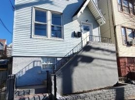 45 Highland Ave, Newark, NJ
