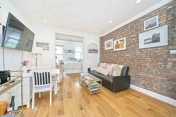 Rented by Living New York | media 13