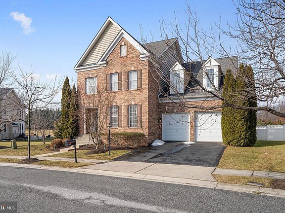 3rd image of 5102 Hugunin Way