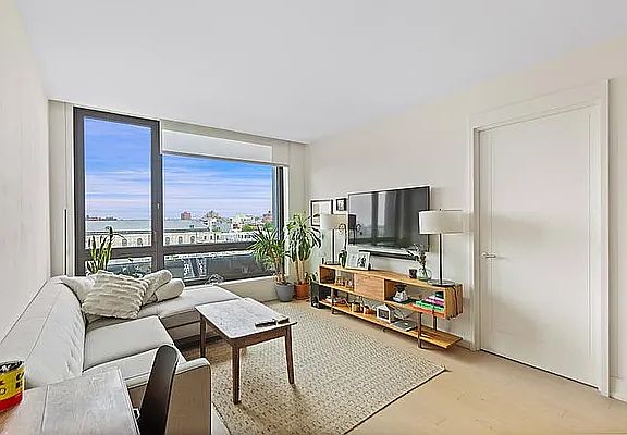 5th image of 550 Vanderbilt Ave #811