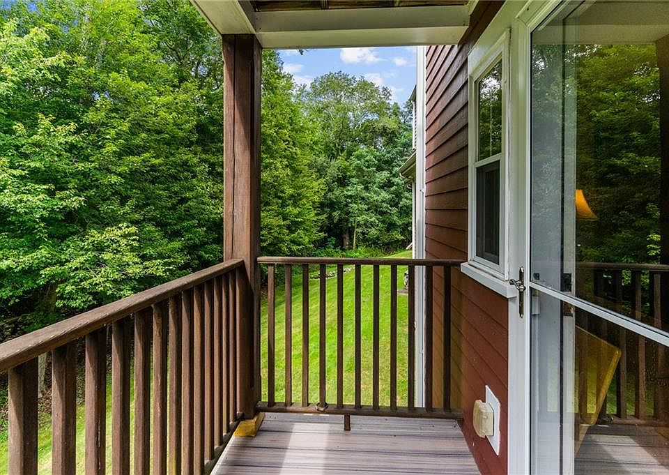 Kanes Way Condominiums 751 Ave Bristol RI Zillow