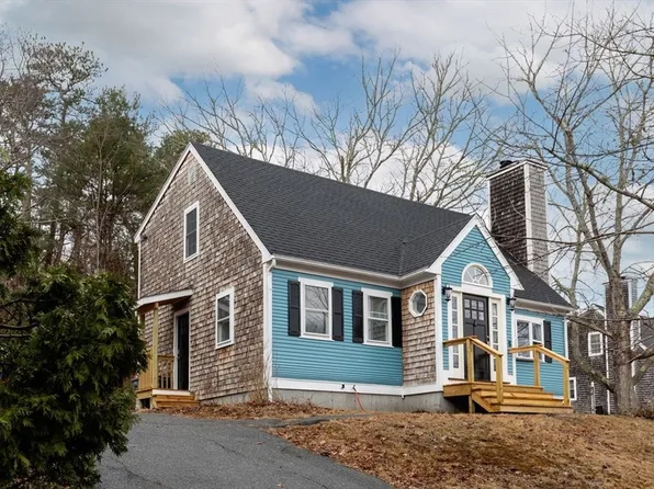 75 Henry Dr, Plymouth, MA 02360