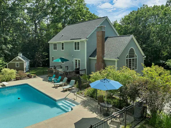 52 Riverdale Road, New Boston, NH 03070