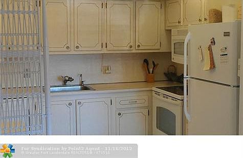 5th image of 1034 Lyndhurst #J