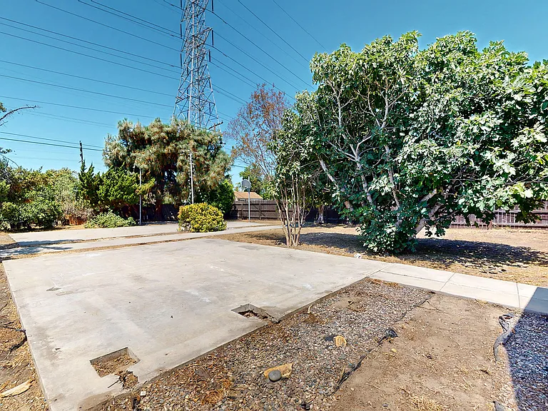 7827 Rhodes Ave — Photo 35