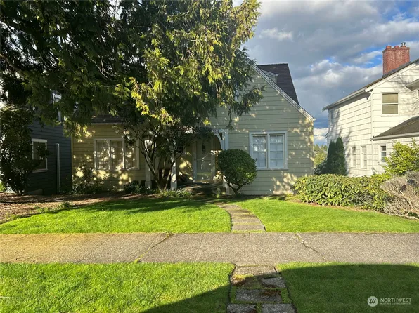 5038 Nicklas Place NE, Seattle, WA 98105